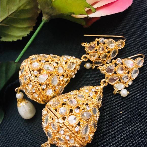 Earings - Picture 2 of 2